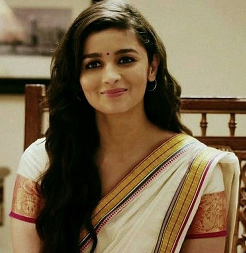 Alia Bhatt „White Saree“