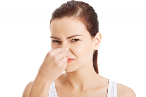 Išgydyti burnos ir kūno kvapą