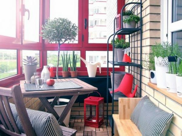 άνετο μπαλκόνι σχεδιάζει ιδέα καθιστικό διακοσμητικά φυτά κόκκινη προφορά