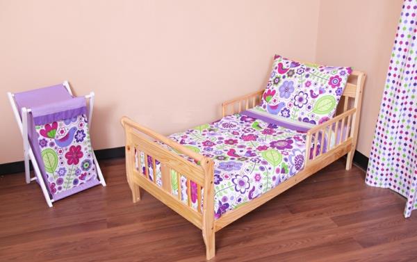 άνετα δροσερά παιδικά κρεβάτια ξύλο λουλουδάτο μοβ μοτίβο