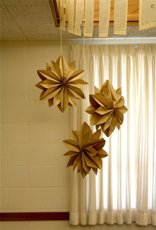 Υπερμεγέθη αστέρια origami σε χρυσό