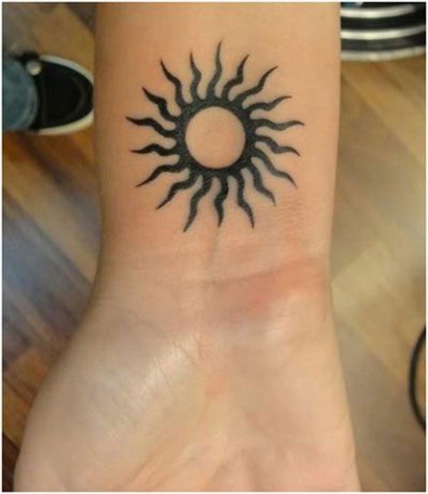 καλύτερα σχέδια καρπού τατουάζ ήλιος