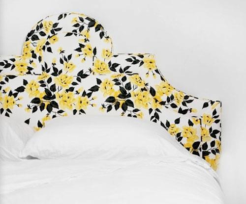 κρεβάτι σχέδιο με κεφαλάρι λουλούδια μοτίβο κίτρινο λευκό εσωτερικό