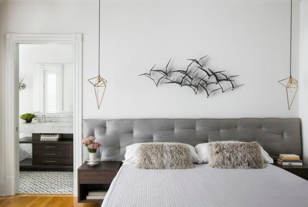 κρεβάτι κεφαλάρι ασημί ασυνήθιστη διακόσμηση τοίχου