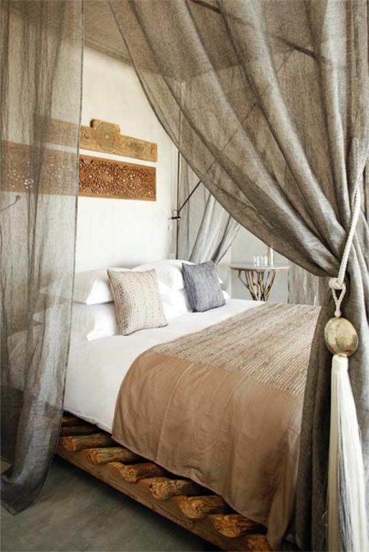 κρεβάτι με θόλο κρεβατοκάμαρα ρουστίκ ζεστή διακόσμηση τοίχου