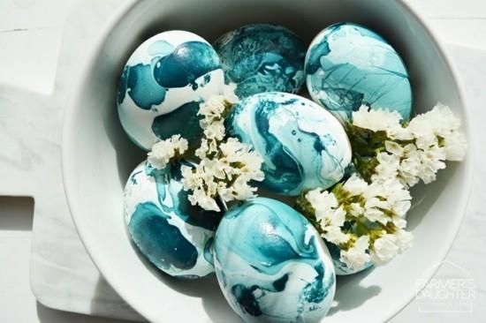 Μαρμάρινα μπλε πράσινα Πασχαλινά αυγά