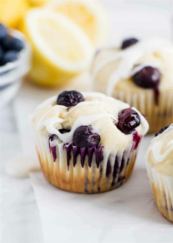 Ετοιμάστε cupcakes με βατόμουρα