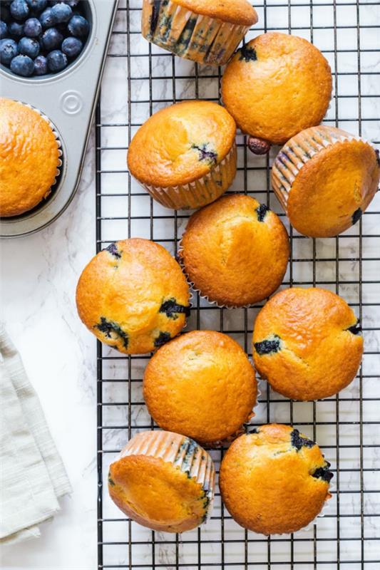 Ετοιμάστε μόνοι σας muffins βατόμουρου