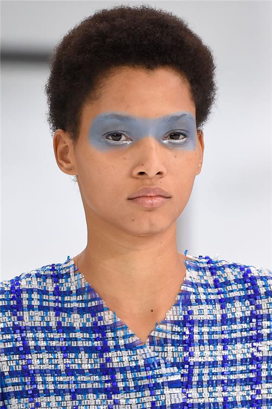 μπλε μακιγιάζ ματιών ματιών 2016 τάσεις chanel styling tips