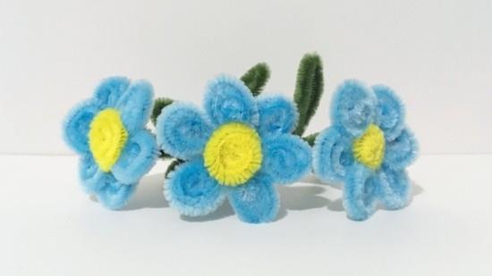 μπλε μπλε λουλούδια με καθαριστικό σωλήνων