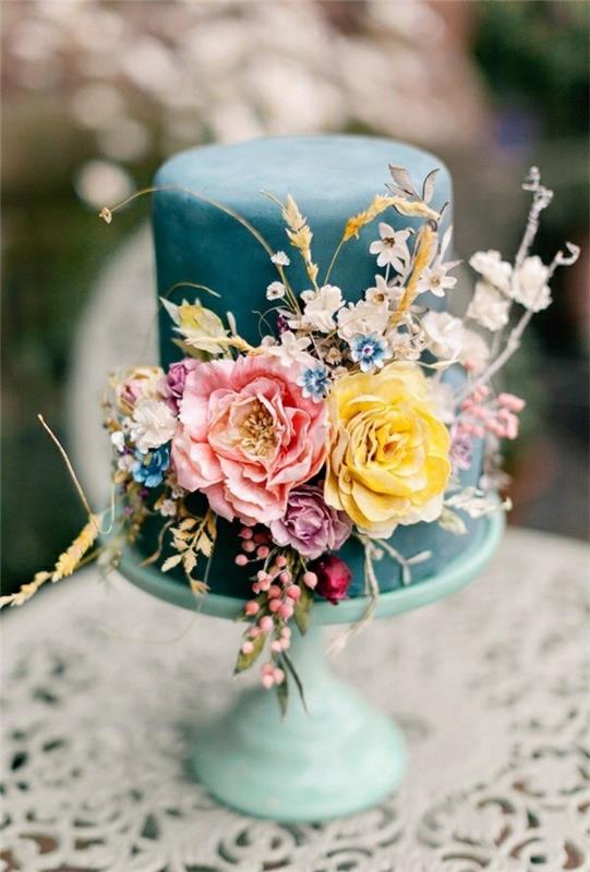 μπλε γαμήλιες τούρτες με λουλουδάτη διακόσμηση