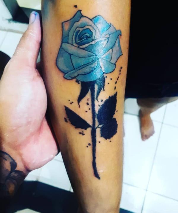 ιδέες για τατουάζ μπλε τριαντάφυλλο