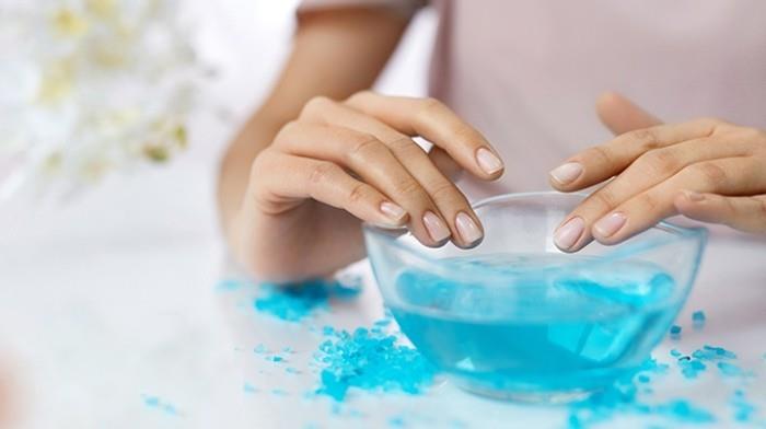 φτιάξτε μόνοι σας μπλε αλάτι μπάνιου