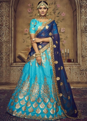 Mėlyna siuvinėta Lehenga