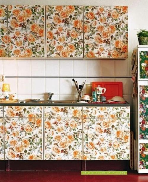 λουλούδια ταπετσαρία ντουλάπια κουζίνας ιδέα λευκός καθρέφτης κουζίνας πολύχρωμος
