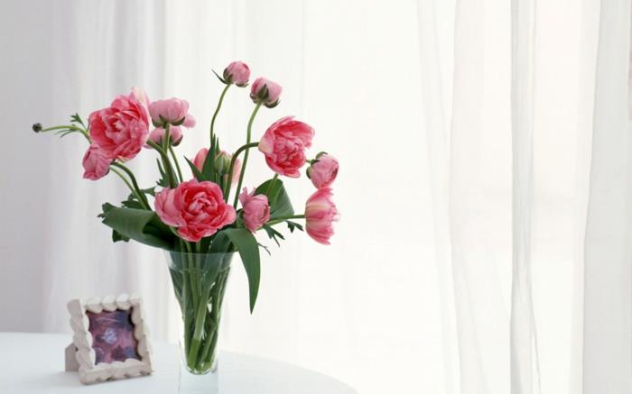 λουλούδια διακόσμηση τραπέζι γυάλινο βάζο φρέσκο