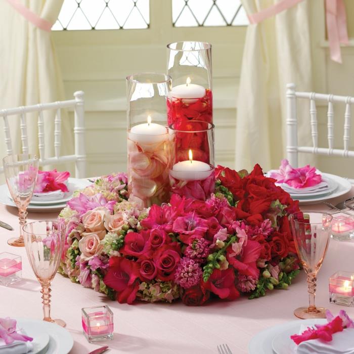 λουλούδια διακοσμήσεις τραπέζι γαμήλια τριαντάφυλλα φρέζια στεφάνι