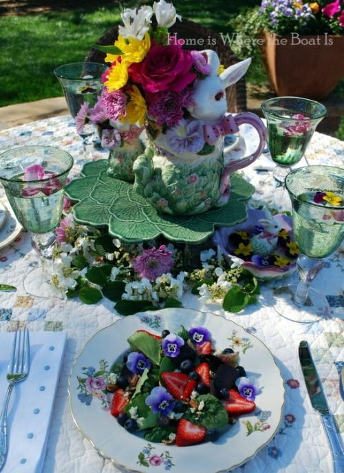διακόσμηση λουλουδιών για πασχαλινές φράουλες μαχαιροπίρουνα Πασχαλινό γεύμα νόστιμο
