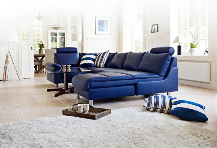 μαξιλάρια δαπέδου σαλόνι λευκό χαλί μπλε καναπές