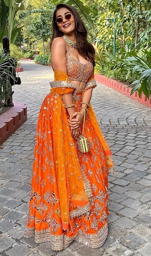 Lehenga'daki Pooja Hegde