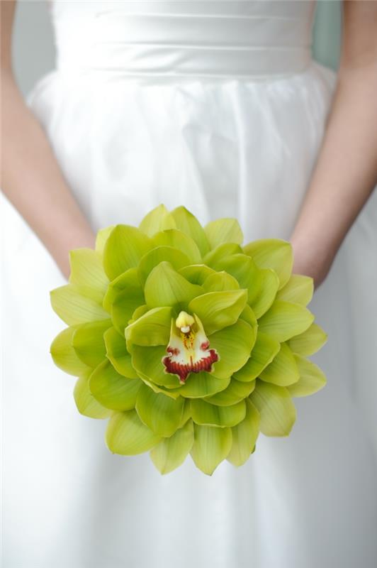 γαμήλια νύφη κίτρινα φύλλα ορχιδέας