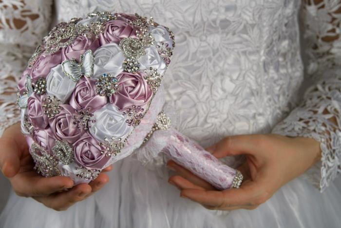 νυφικό κέντημα γαμήλιες καρφίτσες κοσμήματα στρας πεταλούδες