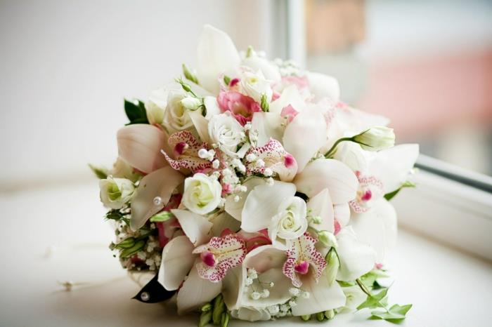 νυφική ​​ανθοδέσμη ορχιδέες λευκά τριαντάφυλλα διακόσμηση γάμου