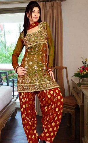 „Green and Maroon Straight Salwar“ kostiumas