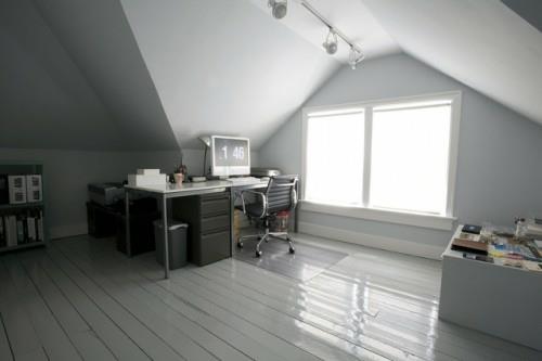 Πρακτικό γραφείο στη σοφίτα λευκό μοντέρνο γραφείο