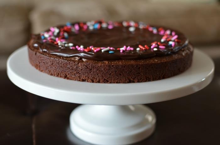 brownie συνταγή σοκολάτα γλάσο τούρτα γενέθλια