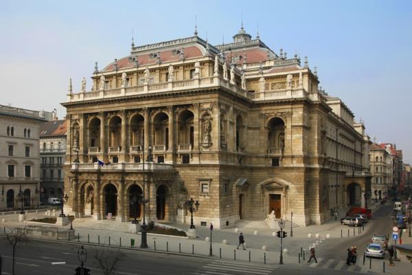 ορόσημα της Βουδαπέστης που χτίζουν όμορφη αρχιτεκτονική
