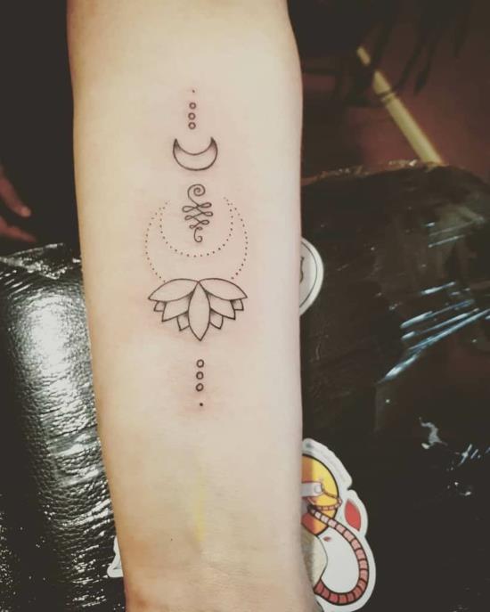 βουδιστικό τατουάζ unalome