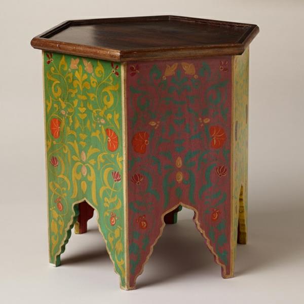 πολύχρωμα ανατολίτικα έπιπλα μαροκινό τραπέζι ξύλινο μοτίβο βαμμένο