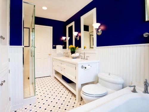 πολύχρωμα σχέδια μπάνιου σκούρο μπλε τοίχο