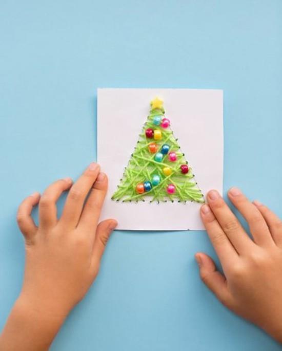 χρωματιστές χάντρες νήματα από έλατο, χριστουγεννιάτικες κάρτες με παιδιά