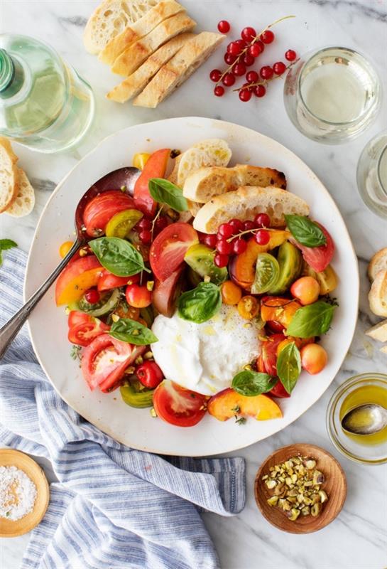 Burrata συνταγή σαλάτα ντομάτες βασιλικός