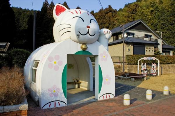 στάση λεωφορείου ευτυχισμένη γάτα Ιαπωνία