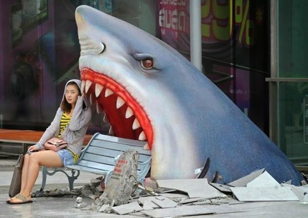 στάσεις λεωφορείων Ιαπωνία καρχαρία προσβολή