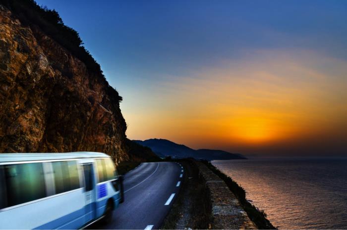 λεωφορείο ταξίδι βουνά φυσικό τοπίο θάλασσα