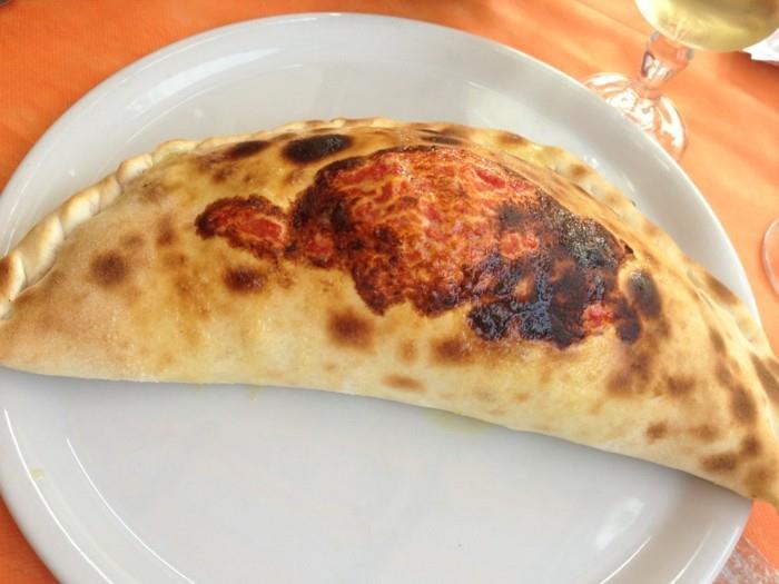 πίτσα calzone Ιταλία