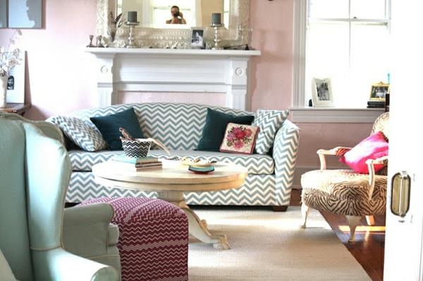 καναπές πολυθρόνας μοτίβο chavron ενσωματωμένο τζάκι χρώματα τοίχου σαλόνι