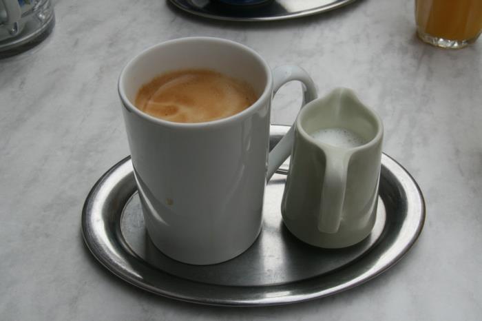 χρόνιος πόνος στο στομάχι δυσφορία στο στομάχι καφές με γάλα