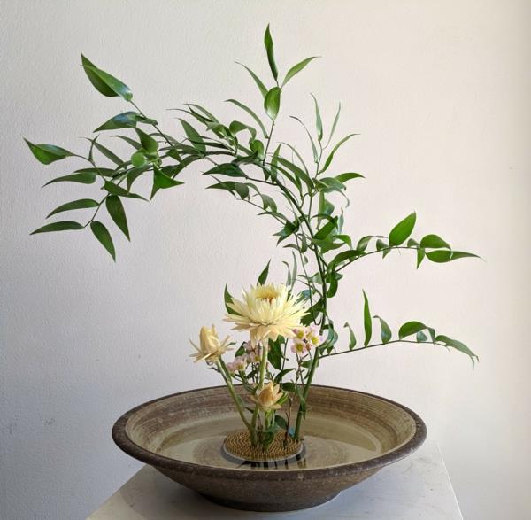 χρυσάνθεμο ikebana ιαπωνική διάταξη λουλουδιών