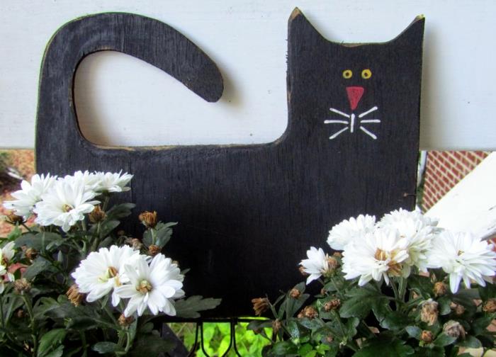 χρυσάνθεμα λευκές αποκριάτικες ιδέες διακόσμησης μαύρη γάτα