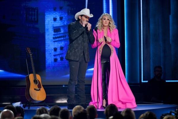 cma 2018 με Carrie underwood
