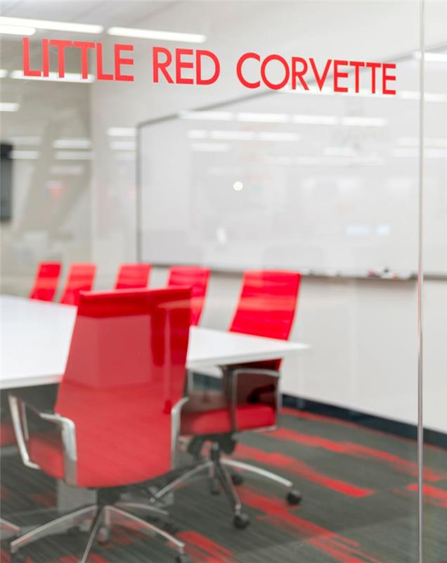 comcast office von design blitz σύγχρονος εξοπλισμός γραφείου κόκκινη αίθουσα συνεδριάσεων