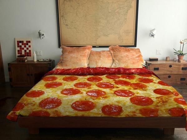 δροσερές καυτερές πιπεριές νόστιμη πίτσα για κρεβάτι