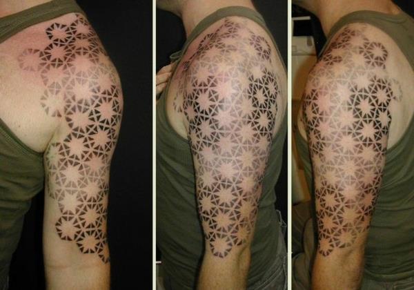 σχέδια τατουάζ στον άνω βραχίονα τατουάζ εικόνες γεωμετρικά