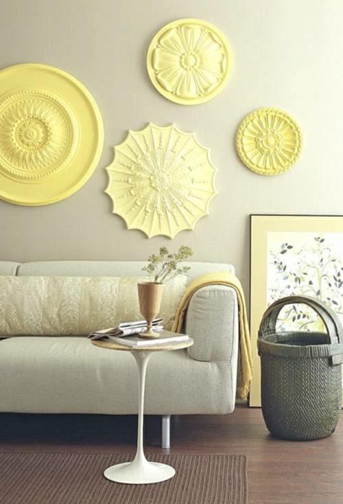 δροσερές ιδέες διακόσμησης τοίχου πιάτο κίτρινες αποχρώσεις βουτύρου