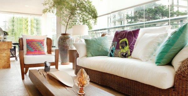 τραπεζάκι σαλονιού μασίφ ξύλινο σαλόνι καναπές επίπλων